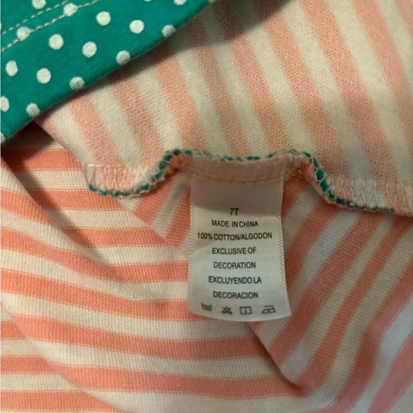 Cute pink white striped dress with appliqué on front in size 7. - Picture 7 of 9